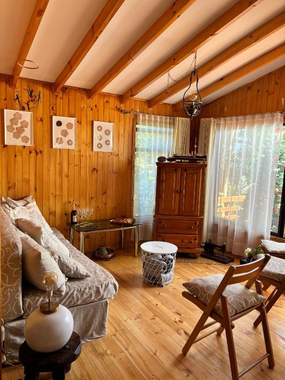 Casa familiar entre Lican Ray y Conaripe con acceso directo al lago Calafquen - 2