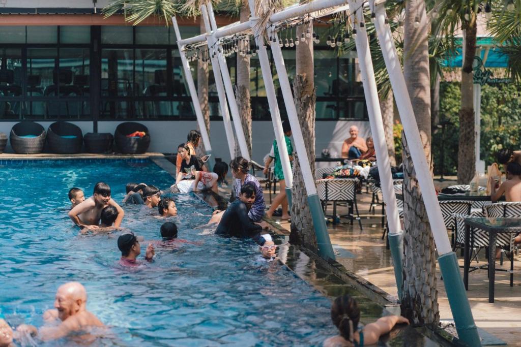 Swimming pool