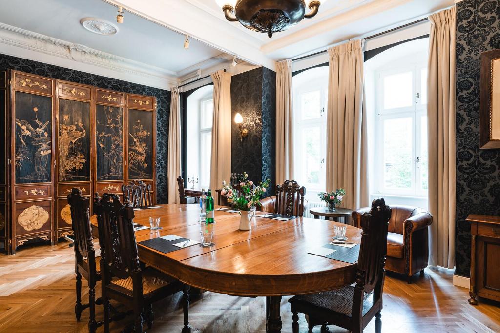 ヘンリ ホテル ベルリン クアフュルステンダム (HENRI Hotel - Berlin Kurfuerstendamm) 会議室