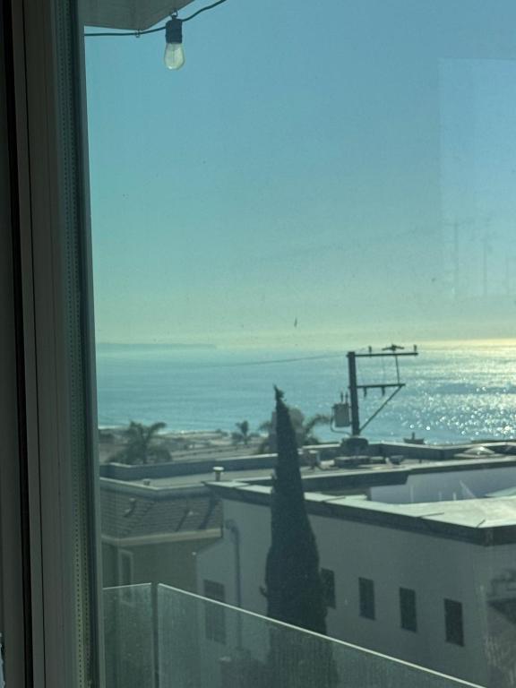 Manhattan Beach Oasis, Manhattan Beach