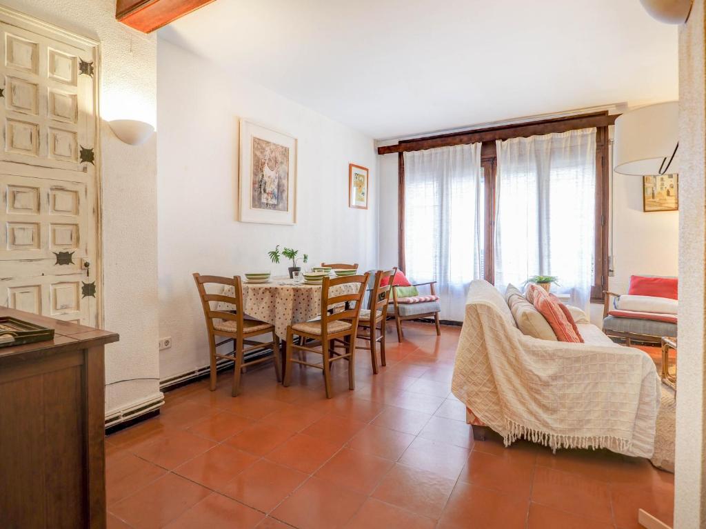 Red Velvet Apartment by Hello Homes Sitges - 5