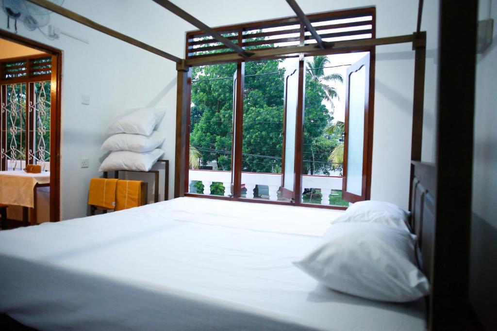 Maradana Rest, Mirissa (jih)