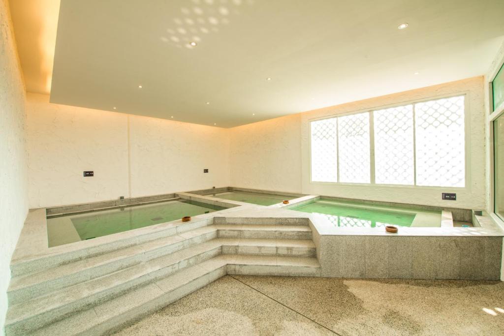 Hot tub