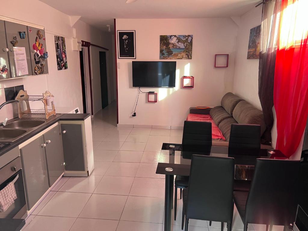 Gîte le Petit Manguier, Les Abymes