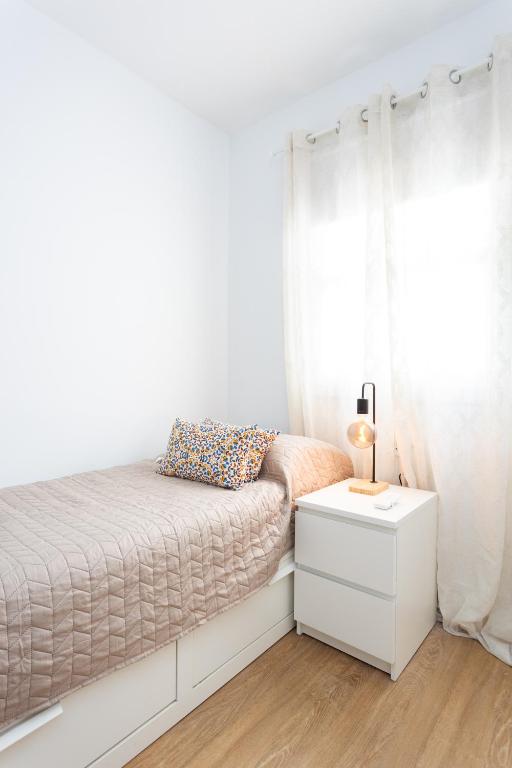 Home2Book Vibrant & Trendy Apt Santa Cruz Center - 3