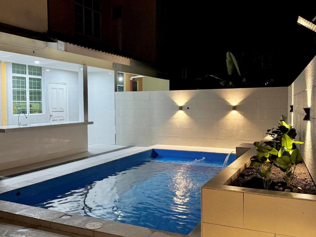 Swimming pool, Homestay Melaka Executive in Malacca