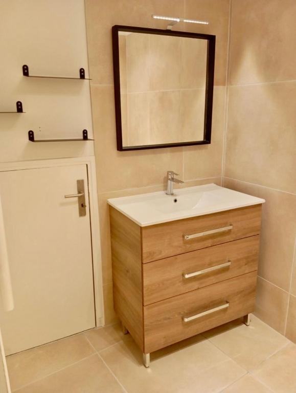 Appartement calme, à 2 pas du Palais des Papes, au 3eme étage - 3