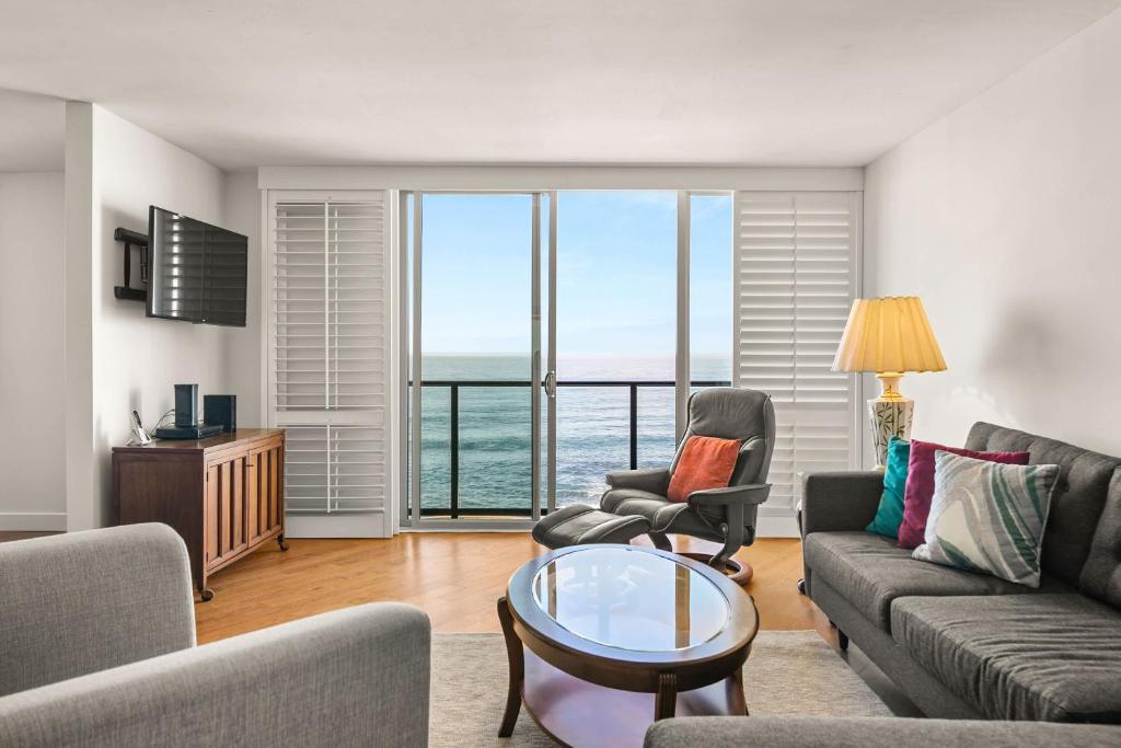 Waterfront Condo Unmatched Views and Prime Location, San Diego