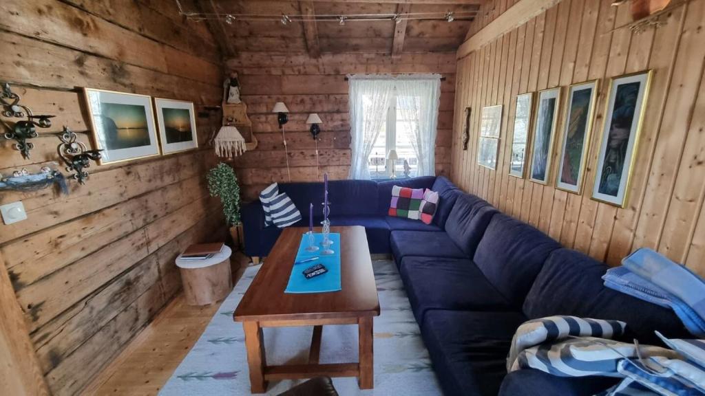 Koselig rorbu på Tind, Sørvågen