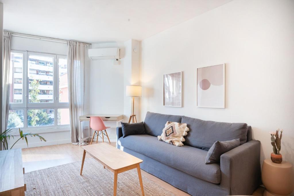 Comfortable Apartment for Groups next to Sagrada Familia, Barcelona - 2