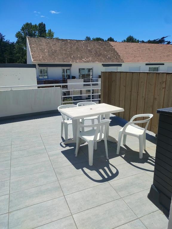 Apartment in residence with swimming pool and beach 200m away - 5