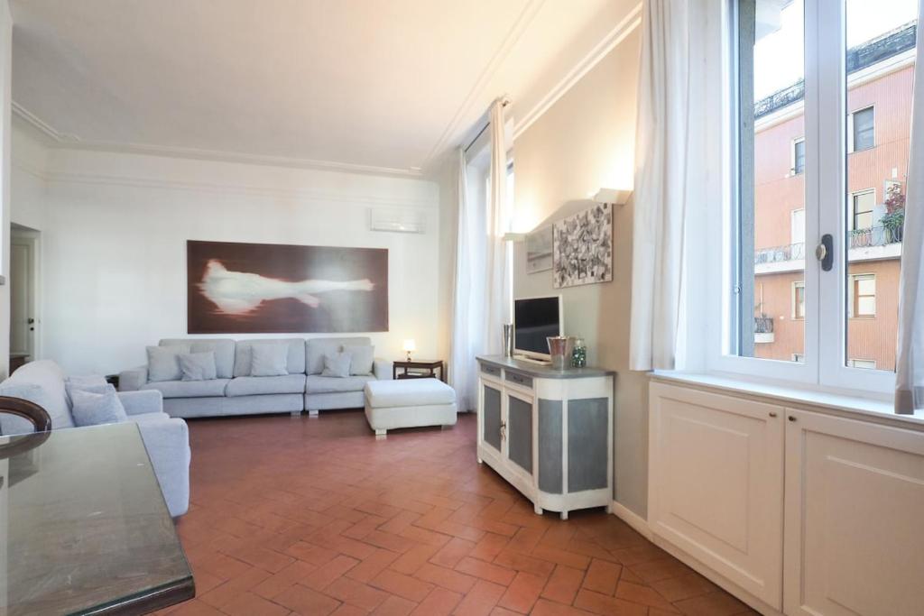 Contempora - Charming One-Bedroom Retreat Steps from City Life - 2