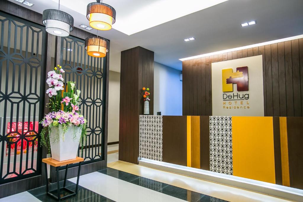 Lobby, De Hug Hotel and Residence (SHA Extra Plus) in Chiang Rai