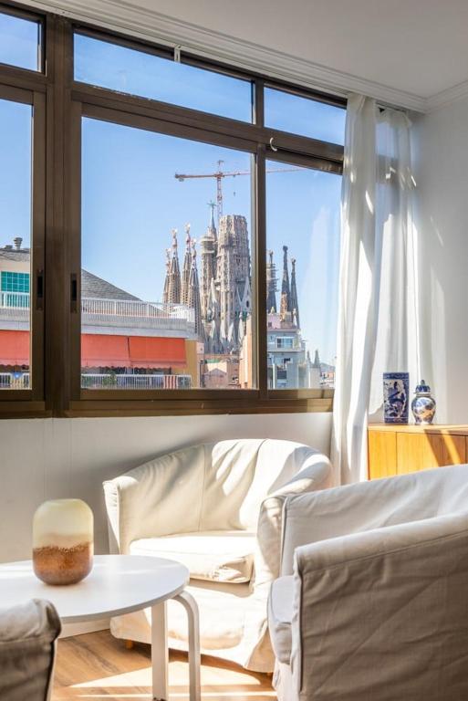 Sagrada Familia views, big and bright apartment - 2