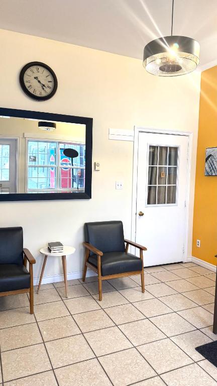 フロント・ロビー