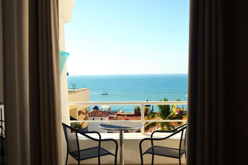 Studio Romantic Zone steps to beach Adults Only - 1