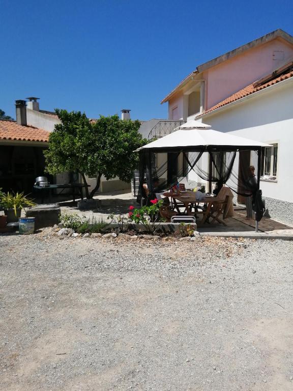 Casa R&M, Pedrulheira