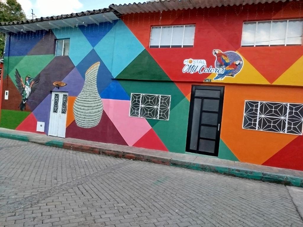 Hostal mil colores, Guacamayas