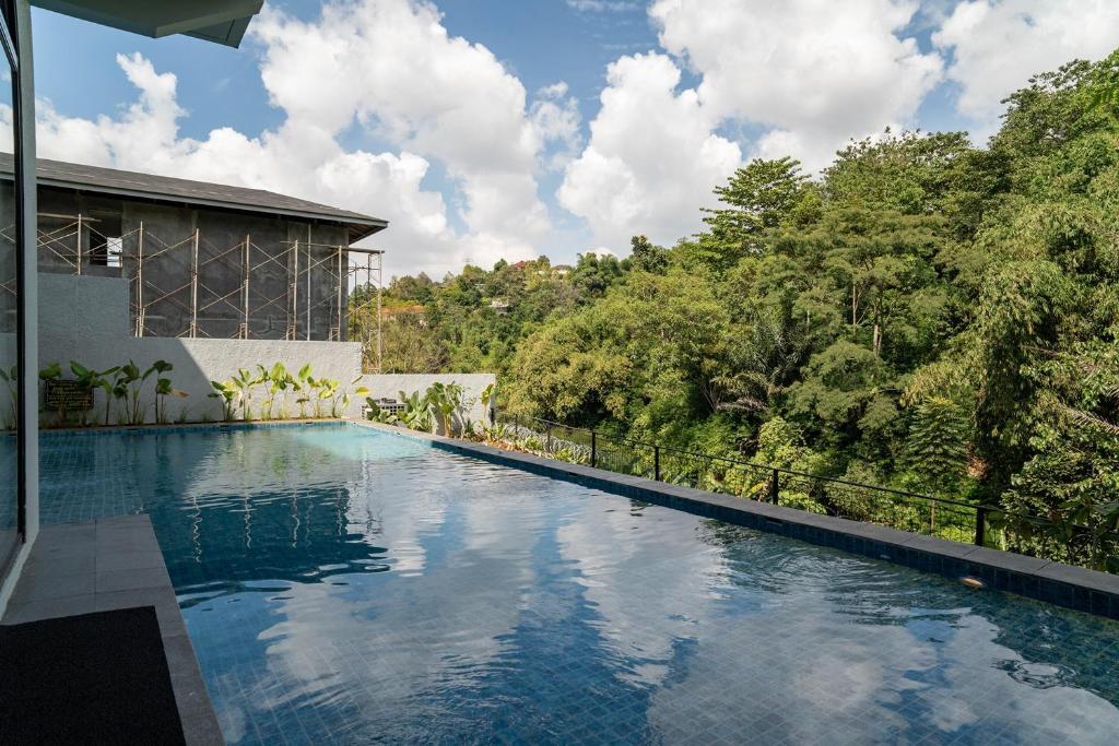 Kireina Mori Forest View Villa 6 bedrooms with a private heated swimming pool and a movie room Kireina Mori Forest View Villa 6 bedrooms with a private heated swimming pool and a movie room