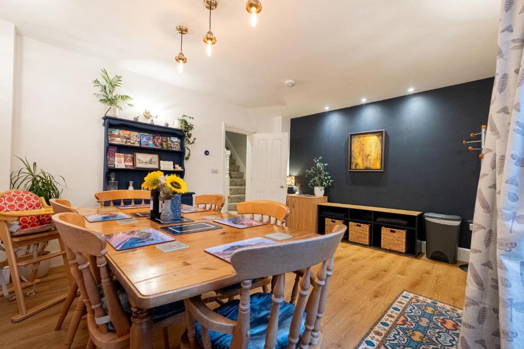 The Hideaway Central Wareham - photo 4