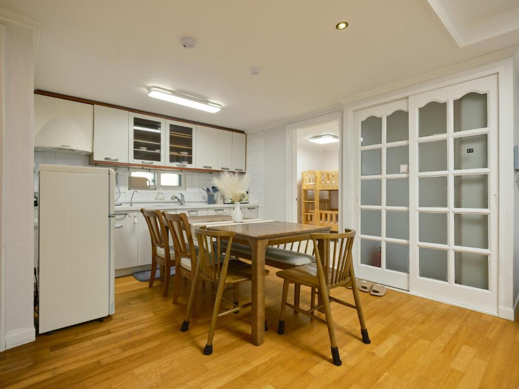 Plantree filled with the charm of the East and the atmosphere of the West