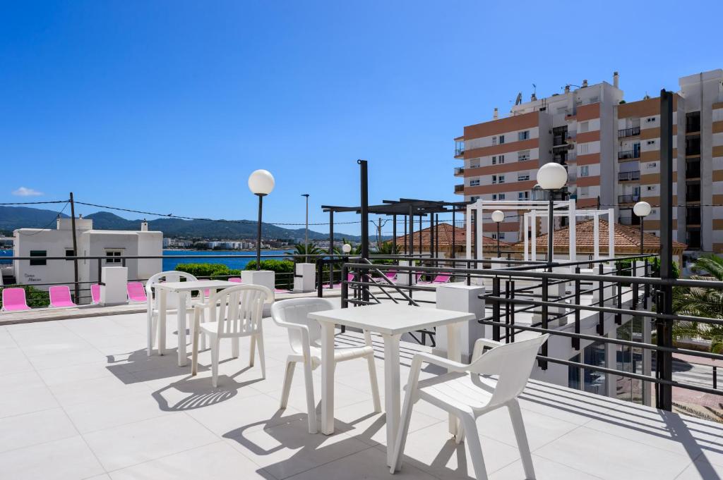 Aparthotel Vibra Sanan - Adults only スイミングプール