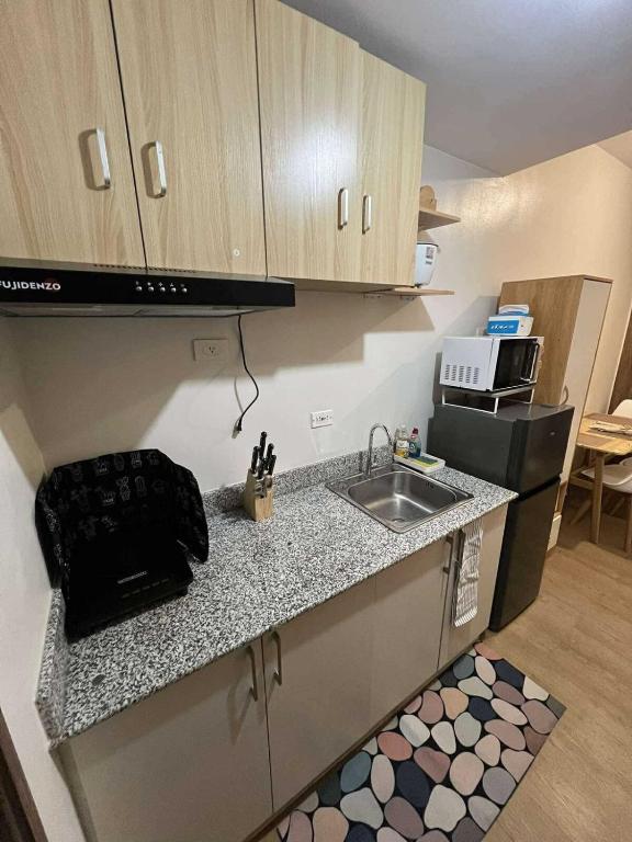 Owls Nest Staycation, Манила