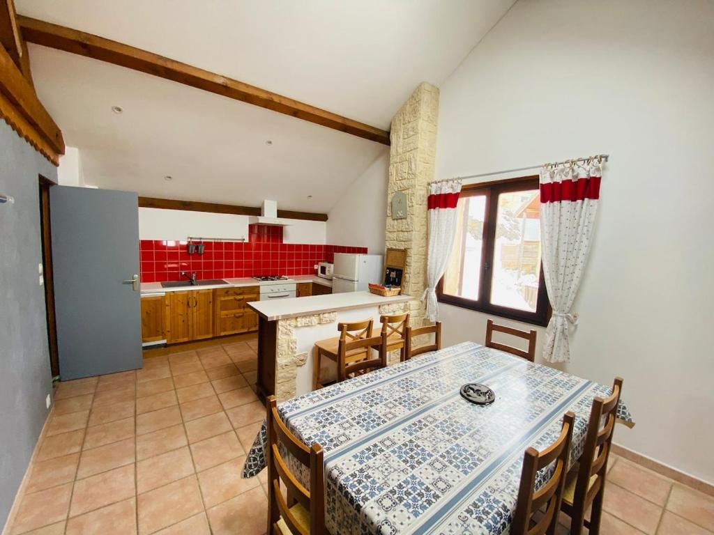 Mountain Escape, Spacious 2 Bedrooms in La Meije - 3