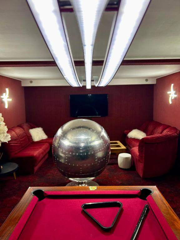 Shared lounge/TV area