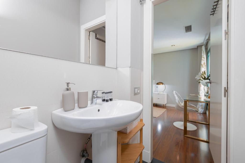 Cathedral Suites II -Plaza del Obispo - 3
