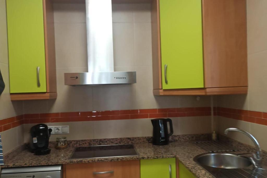 2 Bed Apt - Close To Beach - Pool - Balcony - 5