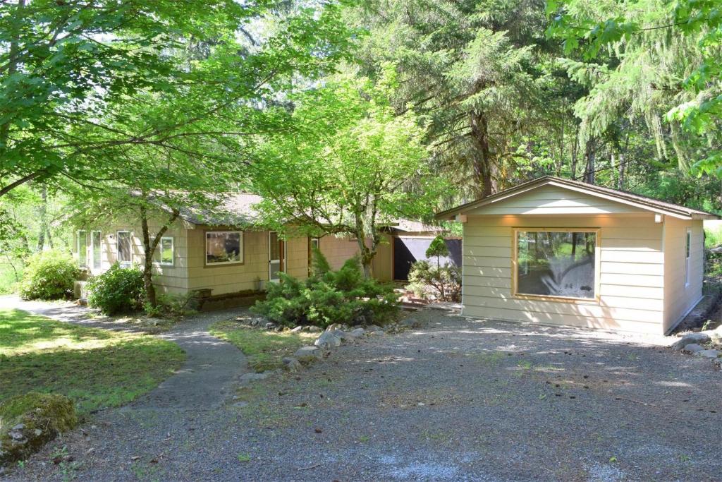 Cabin on the Creek, Packwood