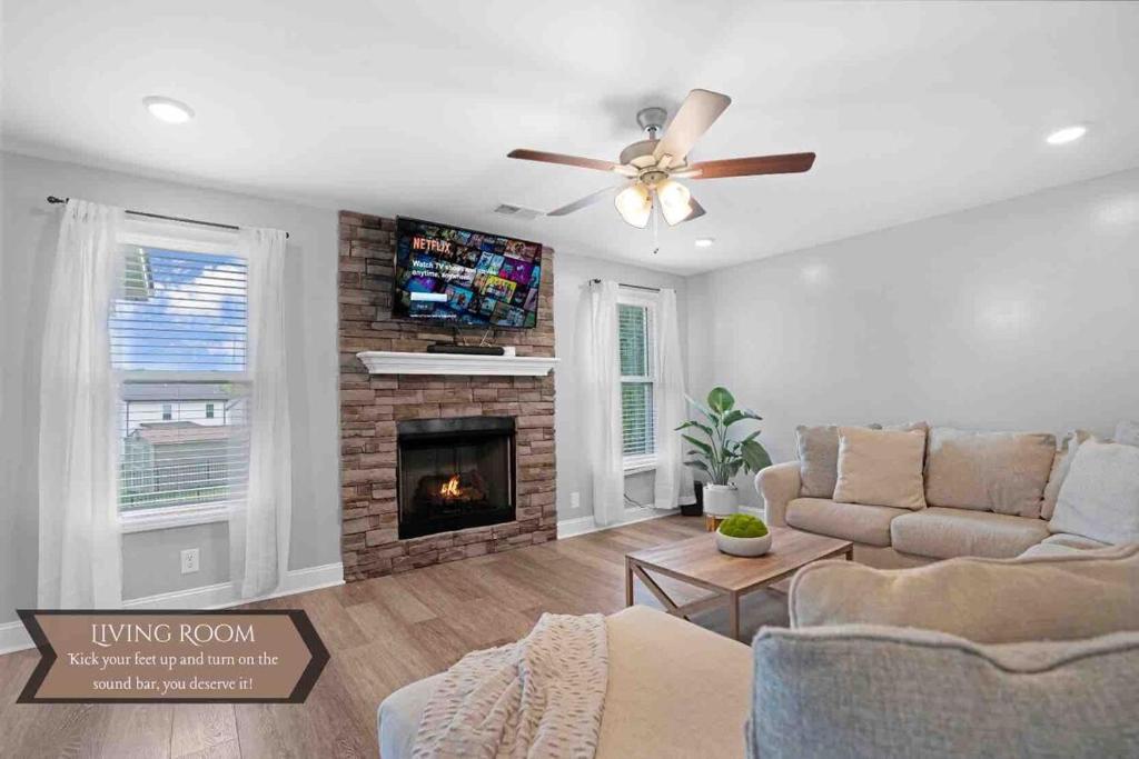 Lux Entertainment Home-TheAlpha, Clarksville