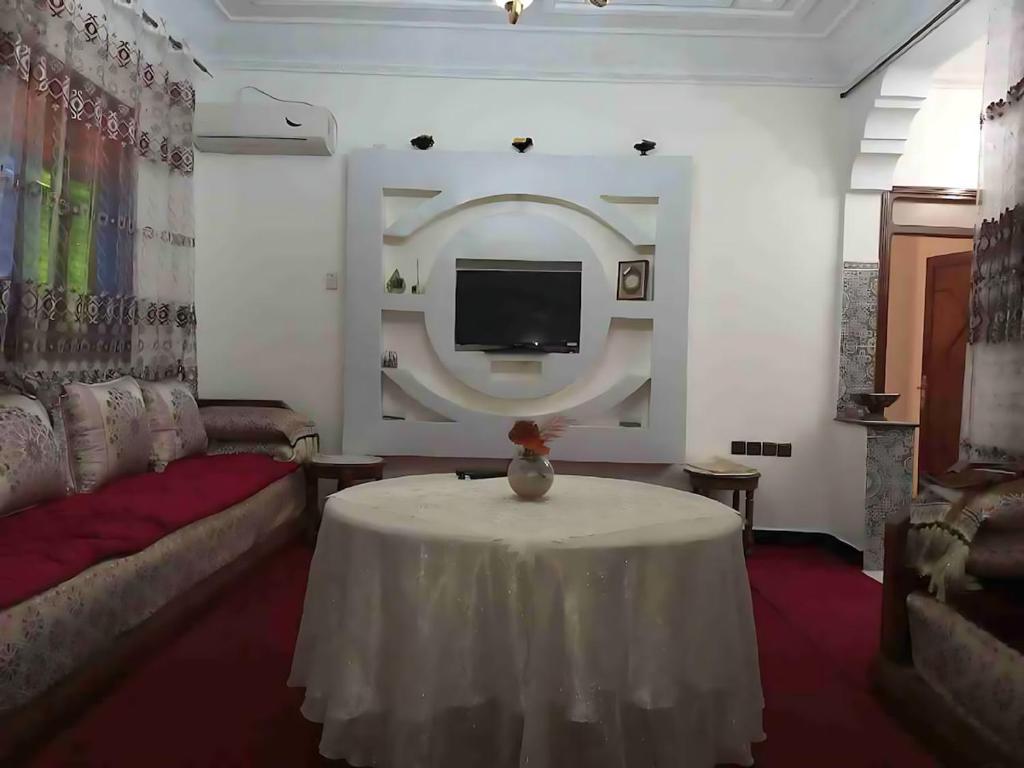 Cozy & Calm 2BR Apartment - 5 Min to Airport, Marakéš