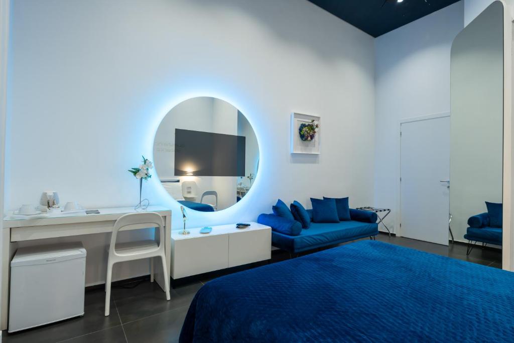 Naples Skyhouse Chiatamone room