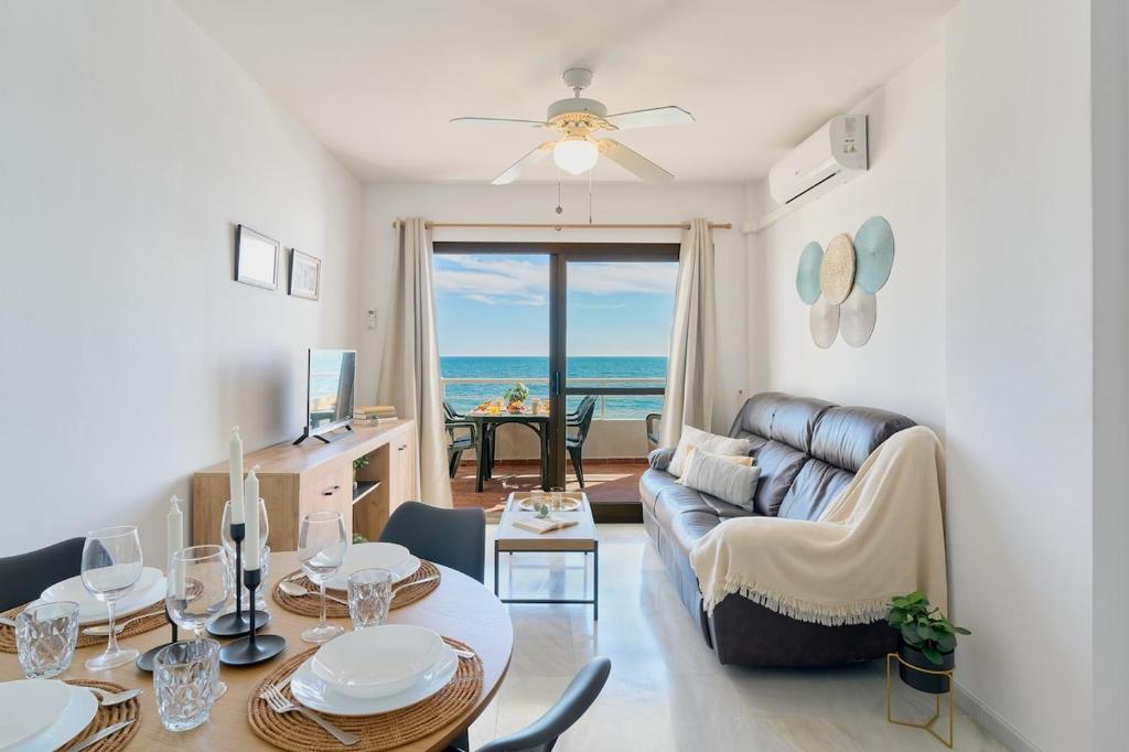ROSE I Vistas and direct access to the sea Mijas Costa, Malaga