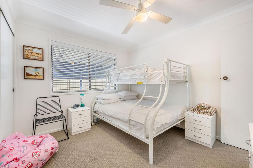 Mirrabooka, Lake Cathie