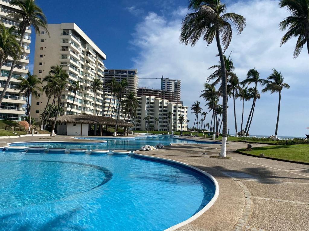 Swimming pool, Mayan Playa Departamento Uxmal in Acapulco