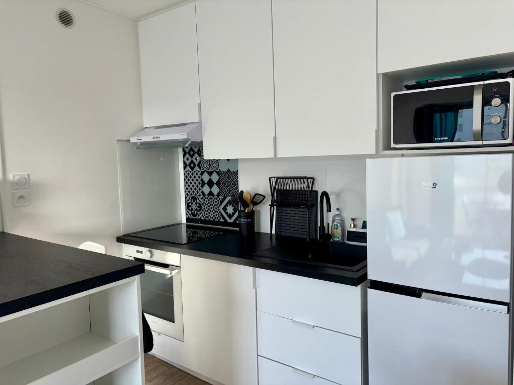 Appartement cosy à 50m de la plage à St Hilaire de Riez - FR-1-323-561 - 3