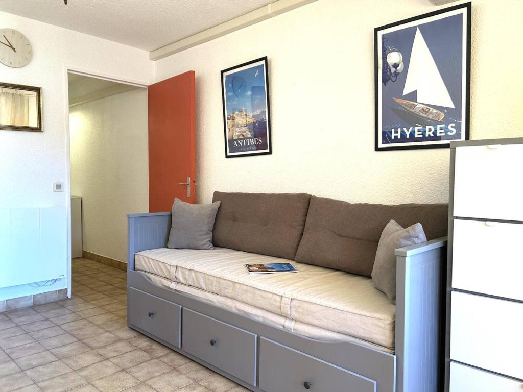 Appartement calme avec climatisation, terrasse et parking au Lavandou - FR-1-251-856 - 4
