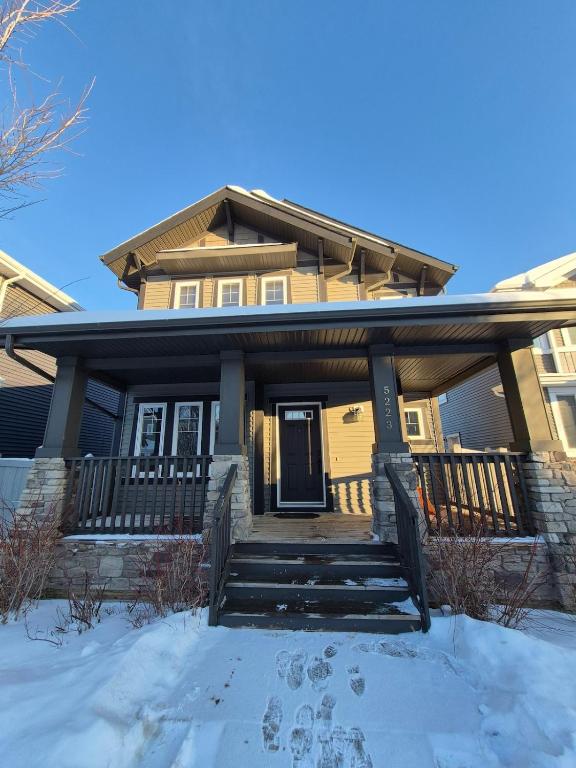 Sean Comfy Home, Edmonton