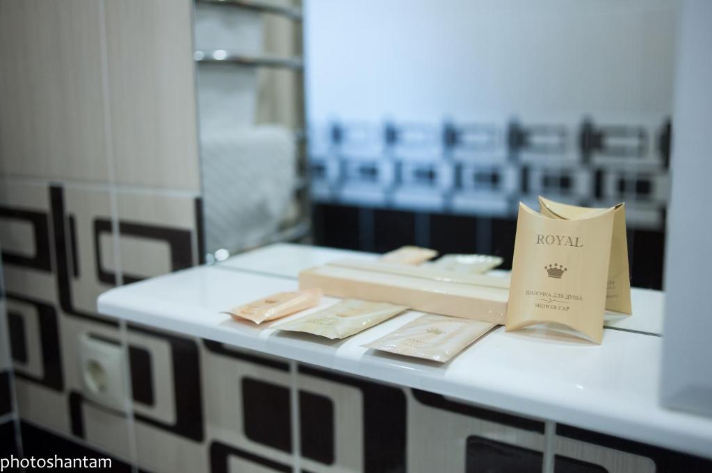 Front desk [24-hour]