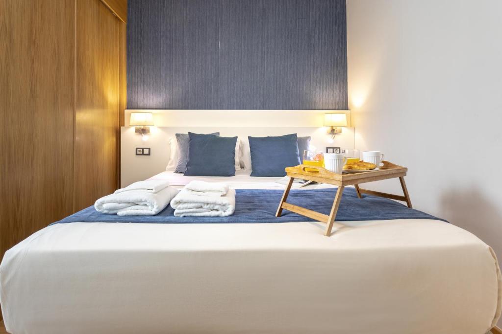 -MalagaSunApts-Terrace,Pool&Park - 3