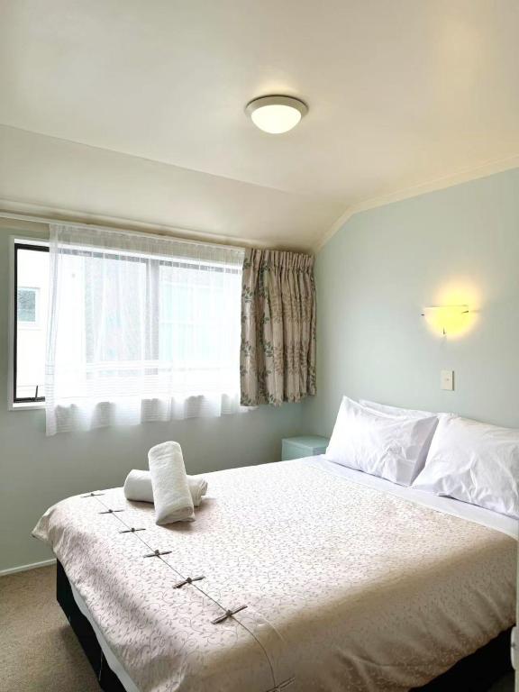 อาดิเลด โมเต็ล (Adelaide Motel)