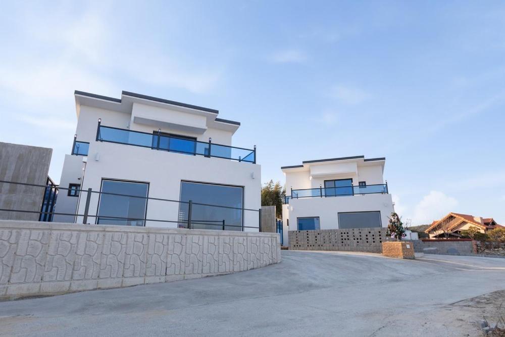 Lets Play here In Gyeongju, Kjongdžu