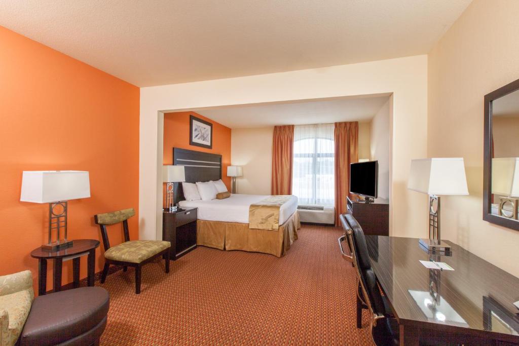 Wingate by Wyndham Tulsa photo