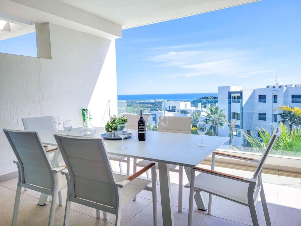 Two bedroom apartment in Mirador Del Golf Estepona - 5
