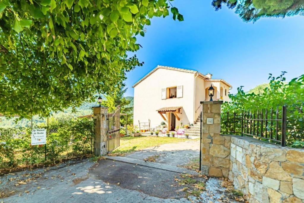 2 Bed Apartment Sleeps 6 - Pets Ok - Free Parking - 5