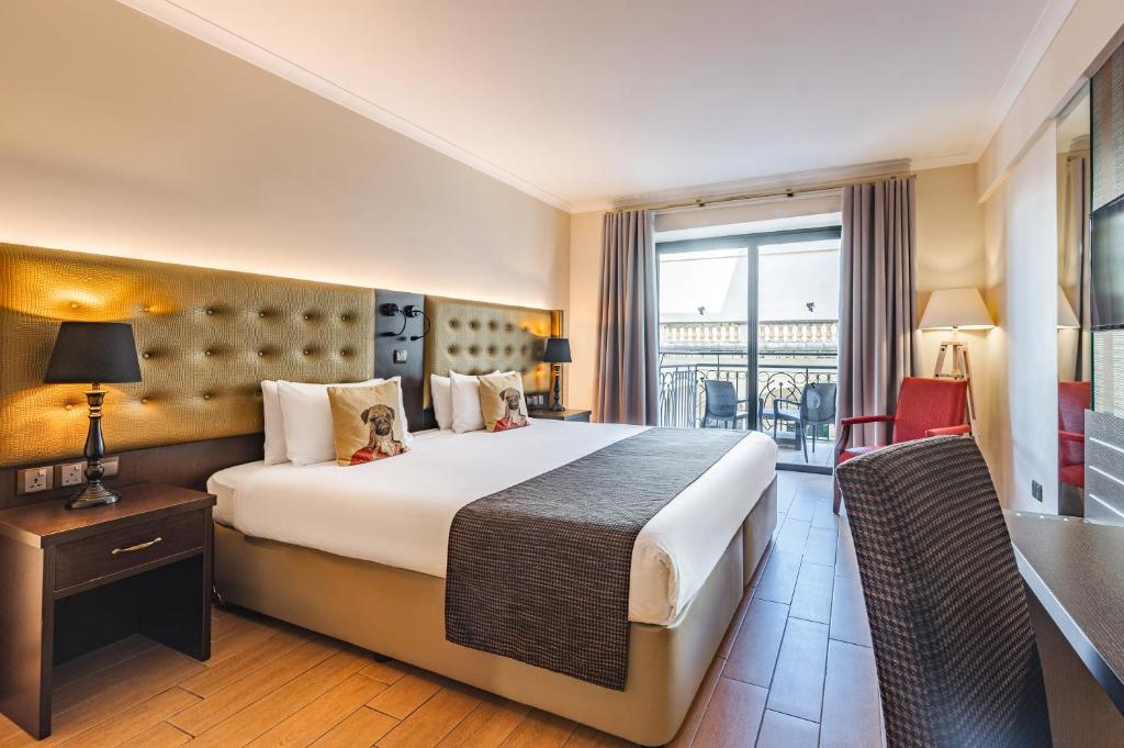 فندق ذا فيكتوريا (The Victoria Hotel)