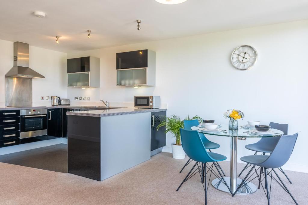 Cotels at Vizion Serviced Apartments, Superfast Broadband, Central Location, Free Parking, Fully Equipped Kitchen, Milton Keynes